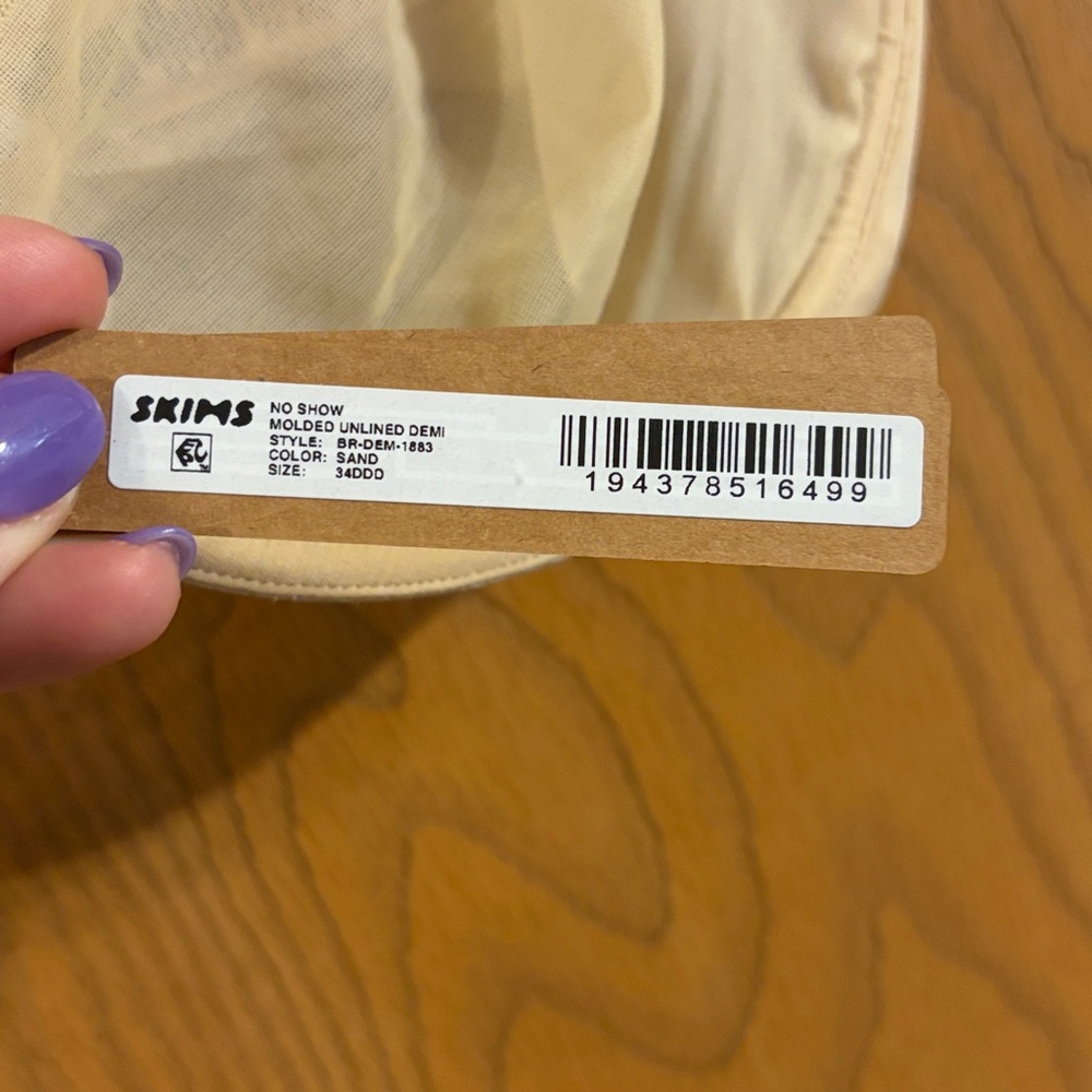 SKIMS NEW Sand Women’s No Show Unlined Molded Demi Bra 34DDD - Picture 6 of 10